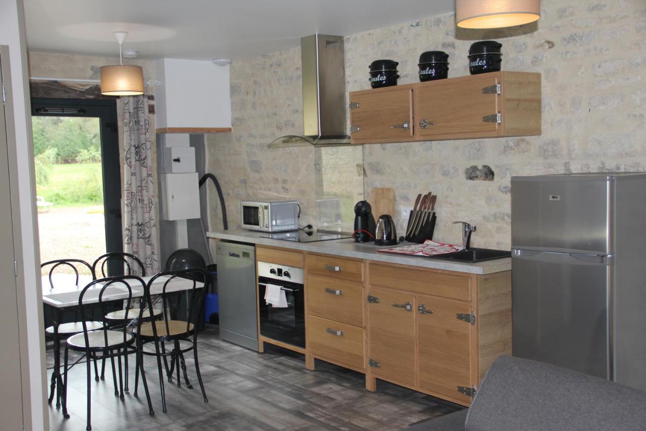 Logis Du Grand Pin Apartman Saint-Martin-des-Entrées Kültér fotó