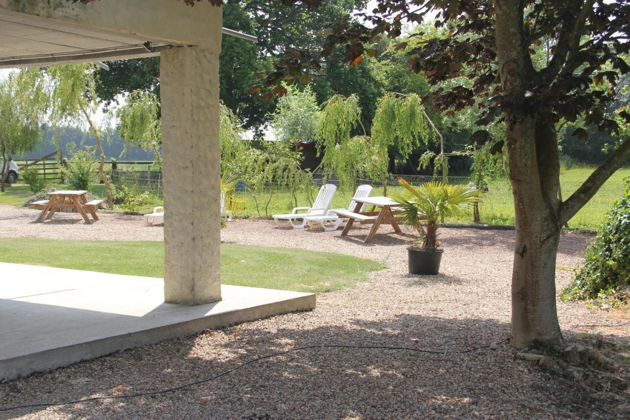 Logis Du Grand Pin Apartman Saint-Martin-des-Entrées Kültér fotó