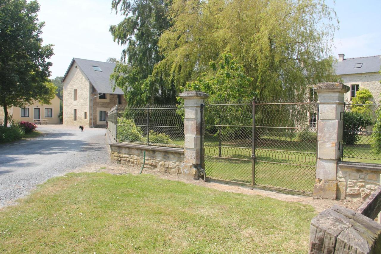 Logis Du Grand Pin Apartman Saint-Martin-des-Entrées Kültér fotó
