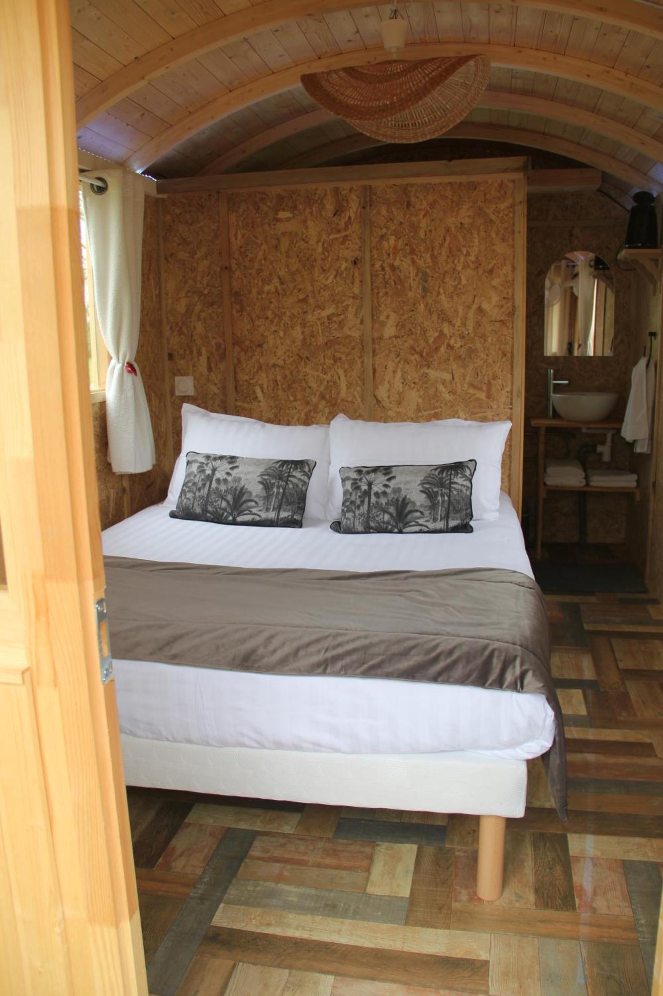 Logis Du Grand Pin Apartman Saint-Martin-des-Entrées Kültér fotó