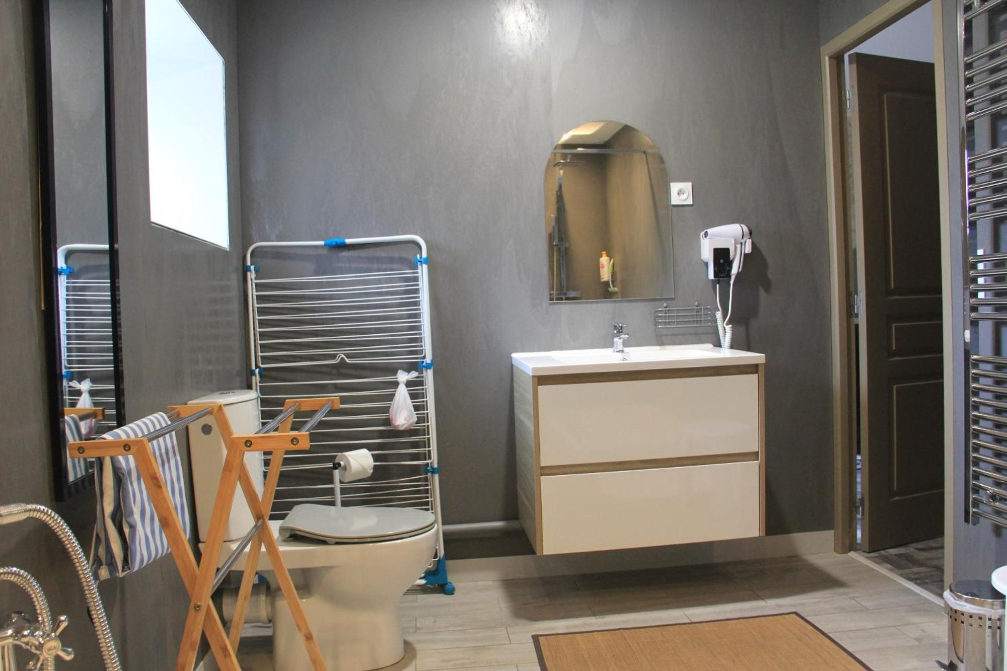 Logis Du Grand Pin Apartman Saint-Martin-des-Entrées Kültér fotó