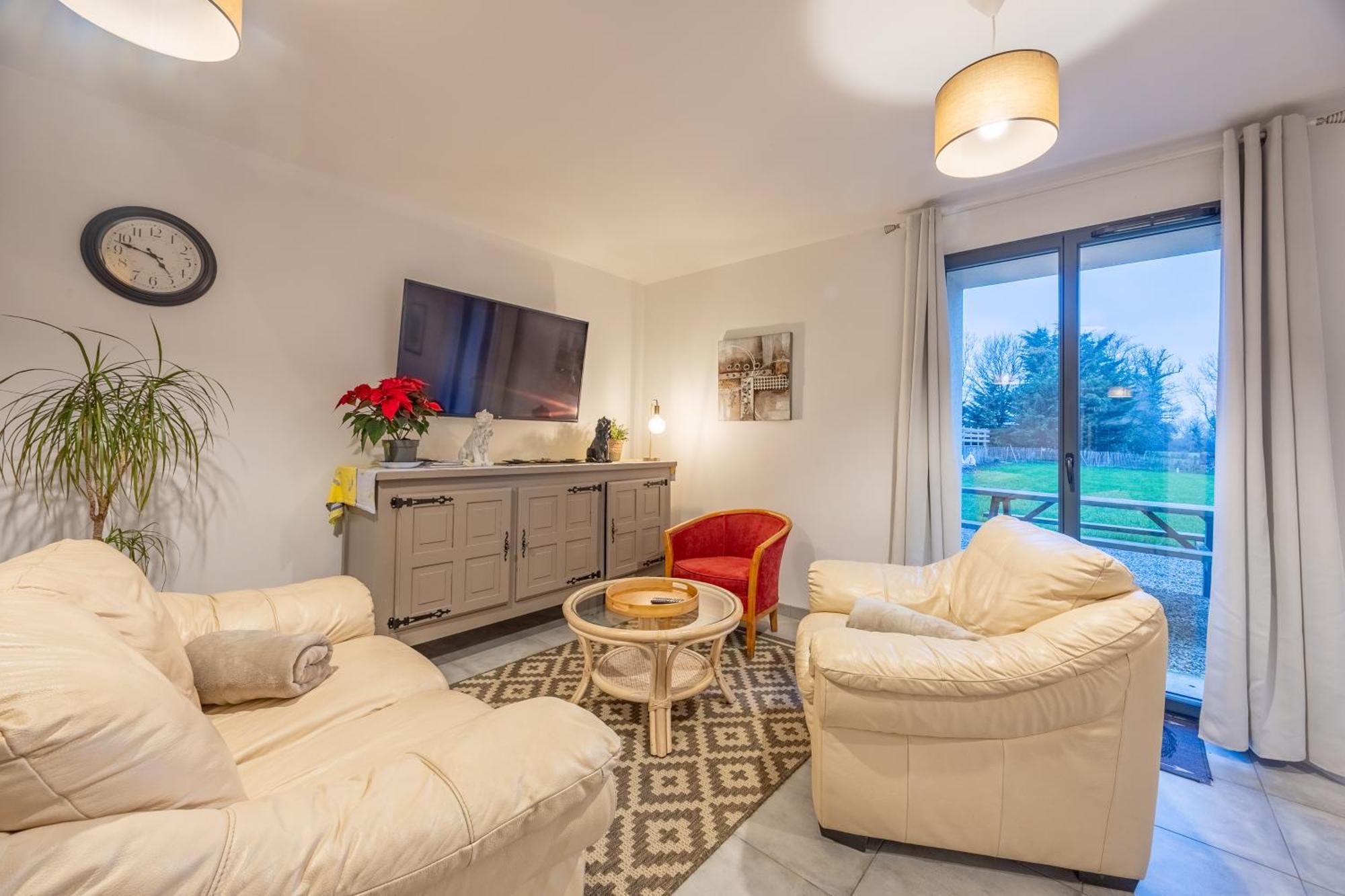 Logis Du Grand Pin Apartman Saint-Martin-des-Entrées Kültér fotó
